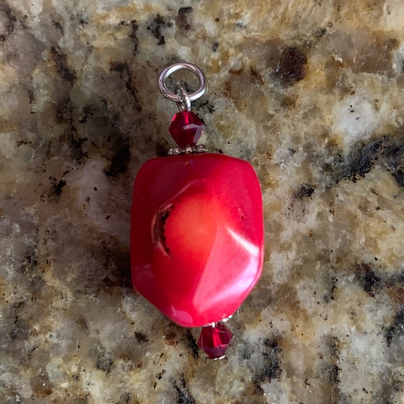 Red pendent - Picture 1 of 2